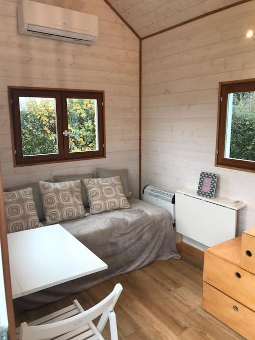 Holiday home Tiny House A La Ferme Pres Paris Et Center Parcs.